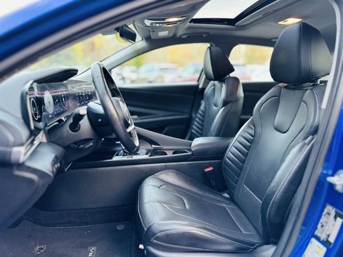 Used 2023 Hyundai Elantra Limited image 21
