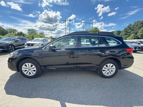 Used 2019 Subaru Outback 2.5i AWD/4WD image 2