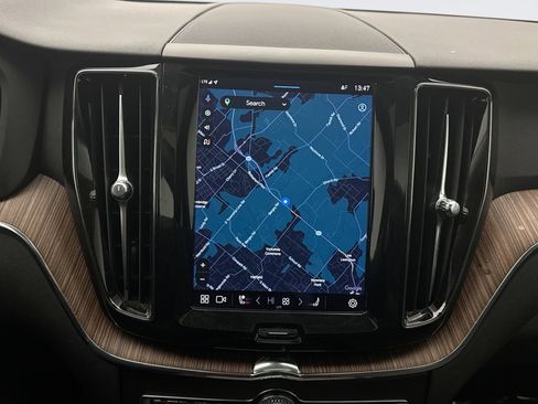 Used 2023 Volvo XC60 B5 Plus w/ Climate Package image 15