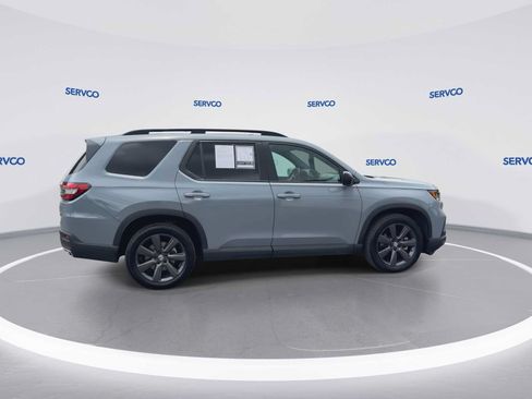 Used 2025 Honda Pilot Sport image 9