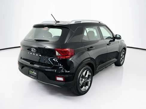 Used 2025 Hyundai Venue SEL FWD image 9