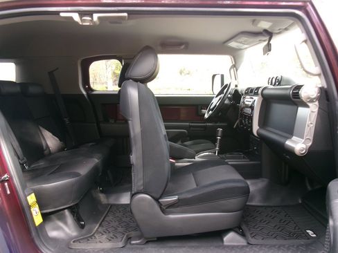 Used 2007 Toyota FJ Cruiser 2WD image 18