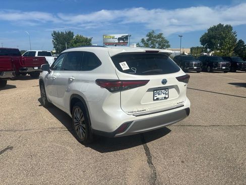 Used 2020 Toyota Highlander Limited AWD/4WD image 6