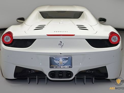 Used 2015 Ferrari 458 Spider image 9