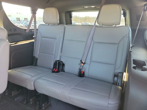 Certified 2023 GMC Yukon XL SLT w/ SLT Premium Package image 17