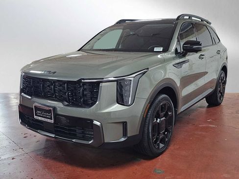 Used 2025 Kia Sorento SX image 3