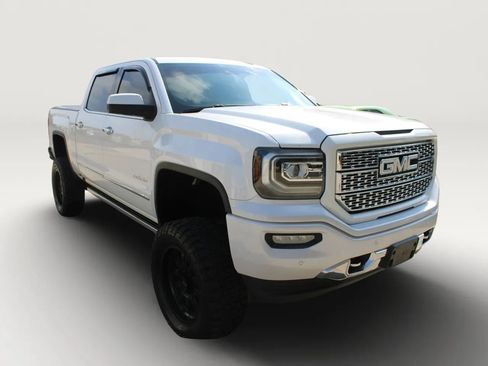 Used 2017 GMC Sierra 1500 Denali w/ Denali Ultimate Package AWD/4WD image 13