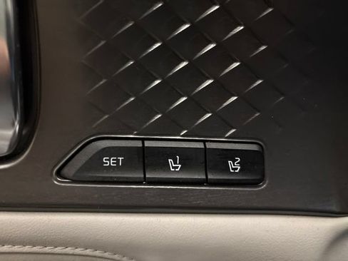 Used 2022 Kia Sorento SX Prestige w/ Panoramic Sunroof Package AWD/4WD image 10
