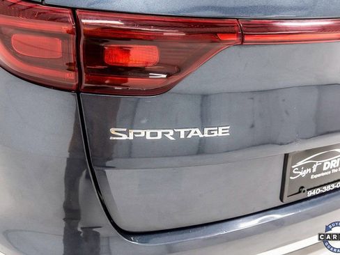 Used 2022 Kia Sportage LX image 11