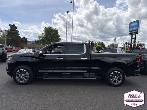 Used 2024 Chevrolet Silverado 1500 High Country w/ Technology Package AWD/4WD image 2