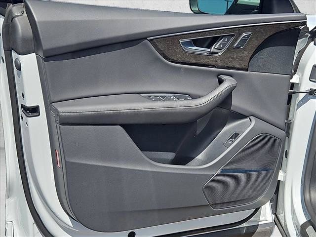 Used 2025 Audi Q8 Premium Plus AWD/4WD image 10
