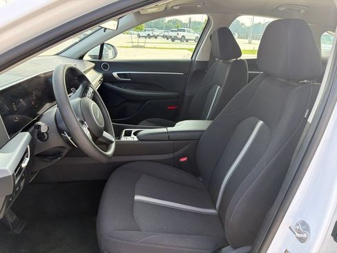 Used 2025 Hyundai Sonata SEL FWD image 9