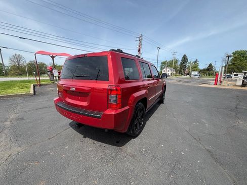 Used 2010 Jeep Patriot Latitude AWD/4WD image 6