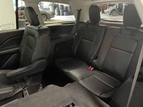 Used 2025 Lincoln Aviator AWD w/ Jet Appearance Package image 24
