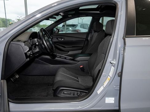 Used 2023 Honda Accord Sport image 15