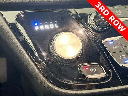 Used 2020 Chrysler Pacifica Touring w/ S Appearance Package image 17