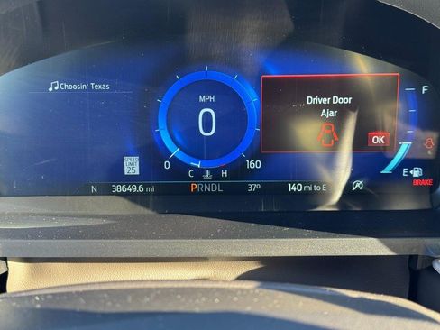 Used 2023 Ford Explorer Platinum w/ Technology Package image 21