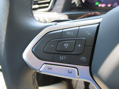 Used 2025 Volkswagen Atlas SEL Premium R-Line AWD/4WD image 28