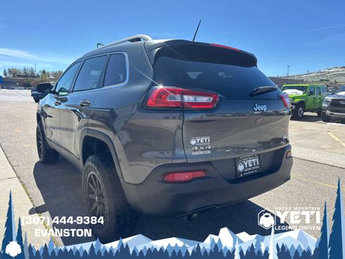 Used 2015 Jeep Cherokee Latitude AWD/4WD image 5