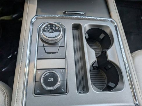 Used 2020 Ford Expedition Max XLT w/ Equipment Group 202A image 14