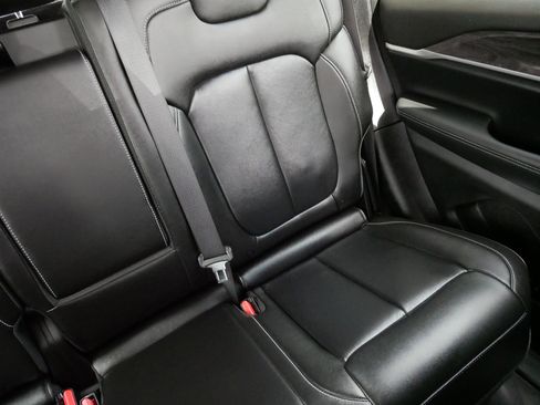 Used 2023 Jeep Grand Cherokee Limited AWD/4WD image 14