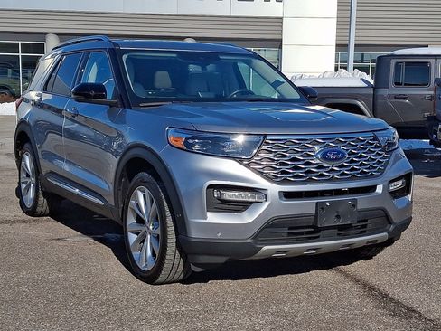 Certified 2021 Ford Explorer Platinum w/ Premium Technology Package image 2