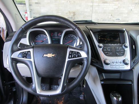 Used 2016 Chevrolet Equinox LTZ w/ Enhanced Convenience Package FWD image 16