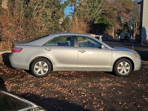 Used 2009 Toyota Camry LE image 7