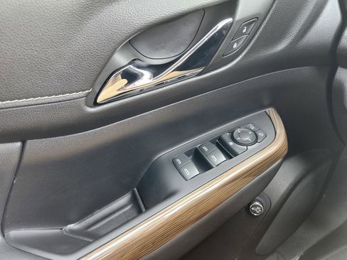 Used 2023 GMC Acadia SLE w/ Driver Convenience Package image 23