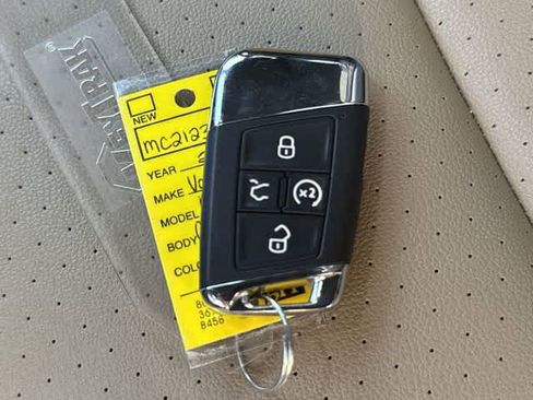 Used 2021 Volkswagen Atlas Cross Sport SE FWD image 31