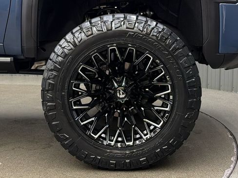 Used 2026 GMC Sierra 2500 Denali w/ Denali Reserve Package AWD/4WD image 9