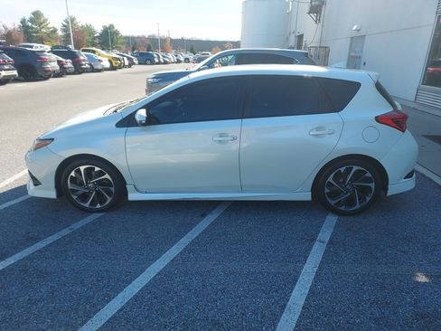 Used 2018 Toyota Corolla iM image 6