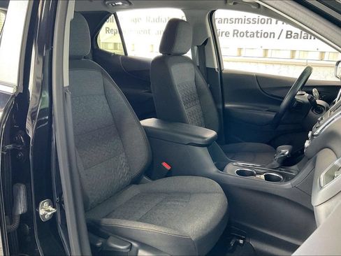 Used 2024 Chevrolet Equinox LT FWD image 22