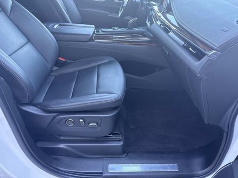 Certified 2024 Cadillac Escalade Luxury AWD/4WD image 18