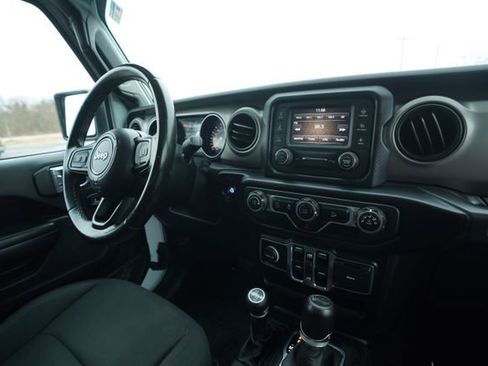 Used 2020 Jeep Wrangler Unlimited Sport S image 32