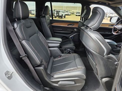 Used 2022 Jeep Grand Cherokee L Summit image 29