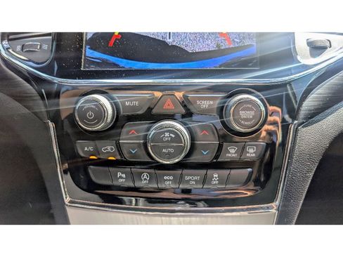 Used 2019 Jeep Grand Cherokee Altitude image 32