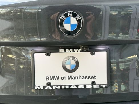 Certified 2022 BMW M5 w/ Executive Package image 39