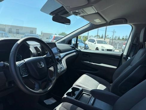 Used 2019 Honda Odyssey EX image 3