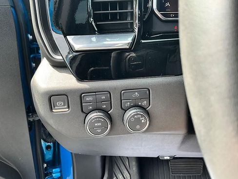 Used 2024 Chevrolet Silverado 1500 LT w/ Z71 Off-Road Package AWD/4WD image 19