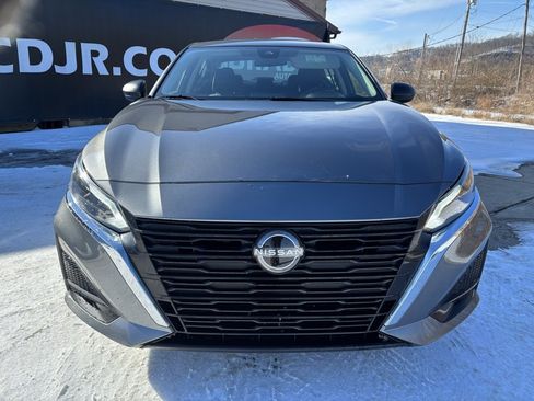 Used 2024 Nissan Altima 2.5 SV image 2
