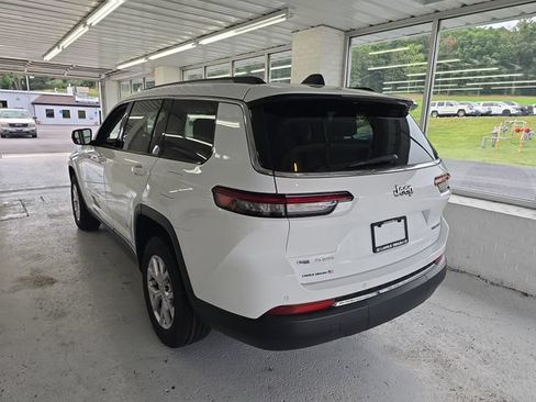 Used 2022 Jeep Grand Cherokee L Limited AWD/4WD image 3