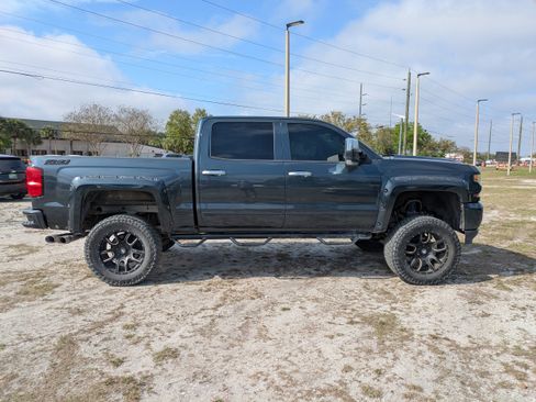 Used 2018 Chevrolet Silverado 1500 LT w/ All Star Edition AWD/4WD image 3