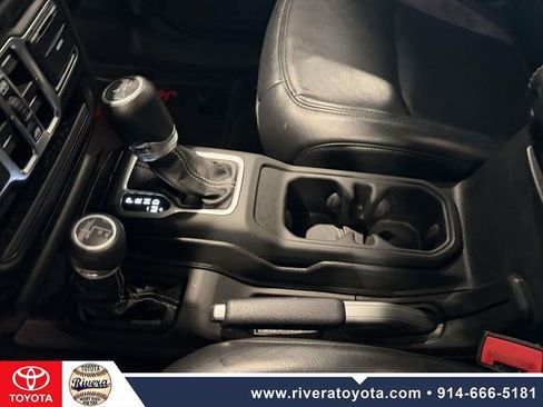 Used 2018 Jeep Wrangler Unlimited Sahara image 22