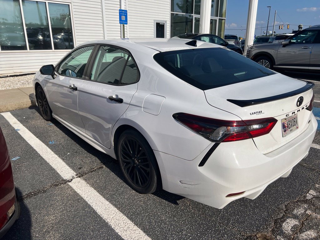 Used 2022 Toyota Camry SE w/ Carpet Mat Package (TMS) FWD image 3