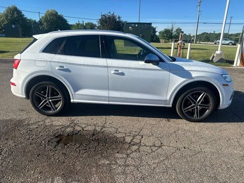 Used 2018 Audi SQ5 Prestige AWD/4WD image 2