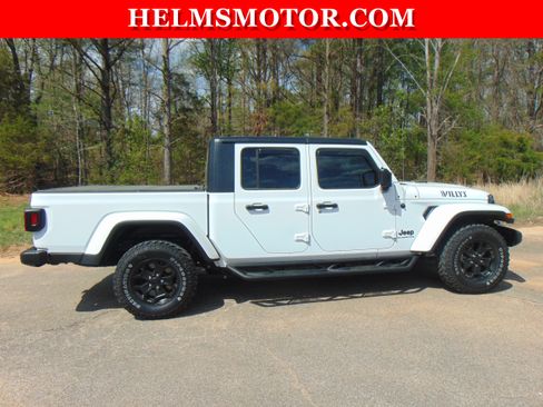 Certified 2021 Jeep Gladiator Sport AWD/4WD image 13