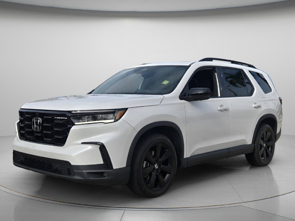 Certified 2025 Honda Pilot Black Edition image 9