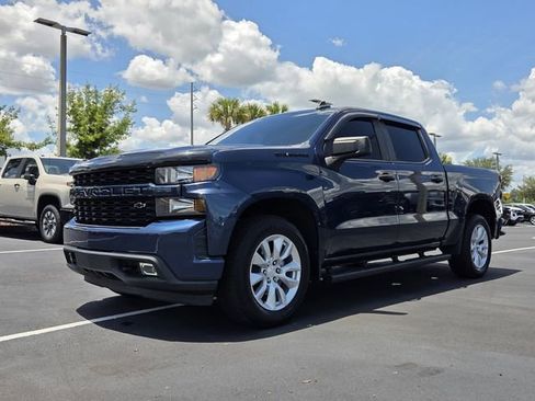 Used 2022 Chevrolet Silverado 1500 Custom w/ LPO, Dark Essentials Package RWD image 2