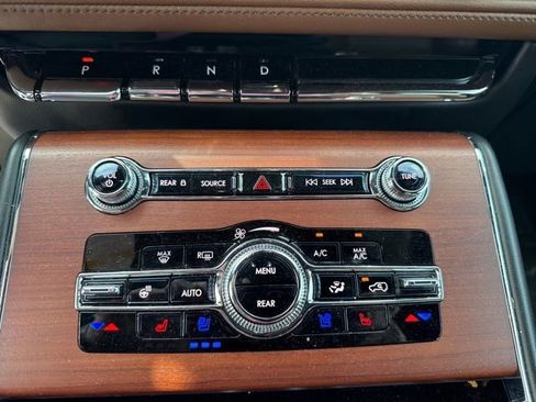 Used 2023 Lincoln Aviator Reserve w/ Elements Package Plus RWD image 12